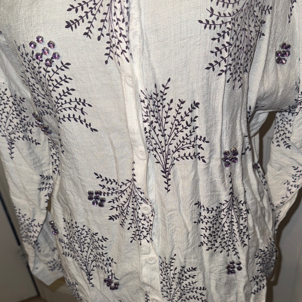 Elegant Cream and Purple Floral Button Down Shirt - Picture 3 of 16